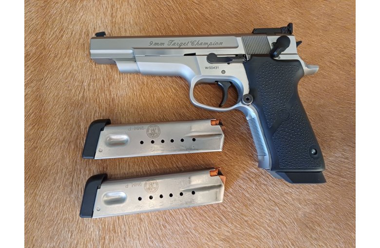 Smith & Wesson Target Champion Performance Center Kal. 9mmLuger